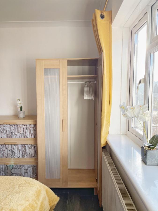 3 Bed Duplex Flat, Free Wifi & Netflix, Ideal For Contractors Apartment Gravesend Ngoại thất bức ảnh
