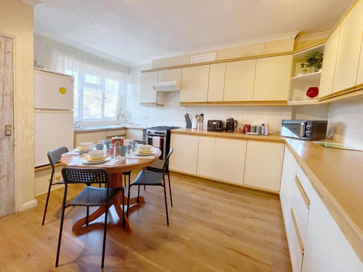 3 Bed Duplex Flat, Free Wifi & Netflix, Ideal For Contractors Apartment Gravesend Ngoại thất bức ảnh